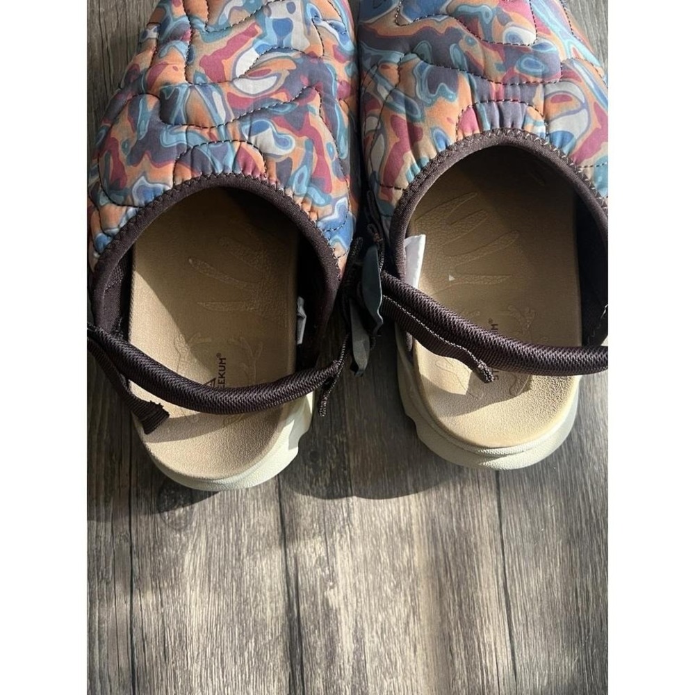 Slippers - Picture 3 of 6